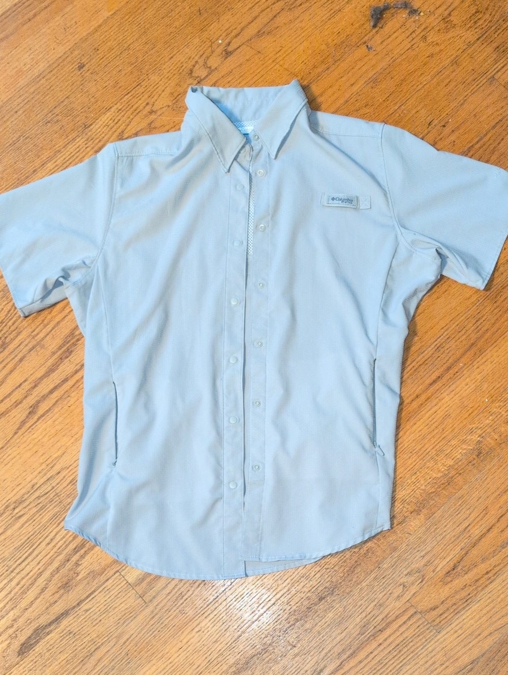 Columbia Light Blue Women’s Short-Sleeve Button-Down Shirt
